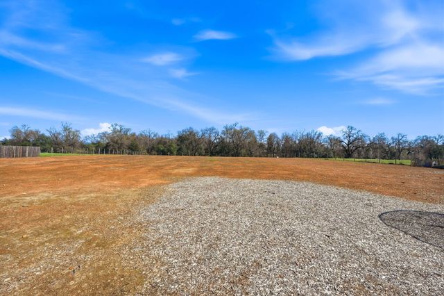 6685 Scenic Oak Court, Anderson, CA 96007