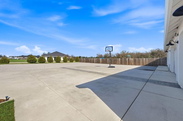 6685 Scenic Oak Court, Anderson, CA 96007