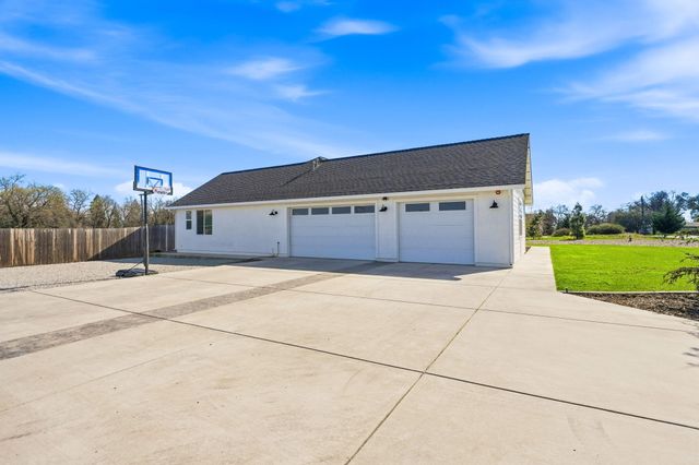 6685 Scenic Oak Court, Anderson, CA 96007