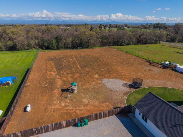 6685 Scenic Oak Court, Anderson, CA 96007