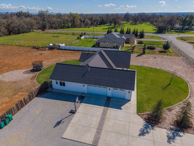 6685 Scenic Oak Court, Anderson, CA 96007