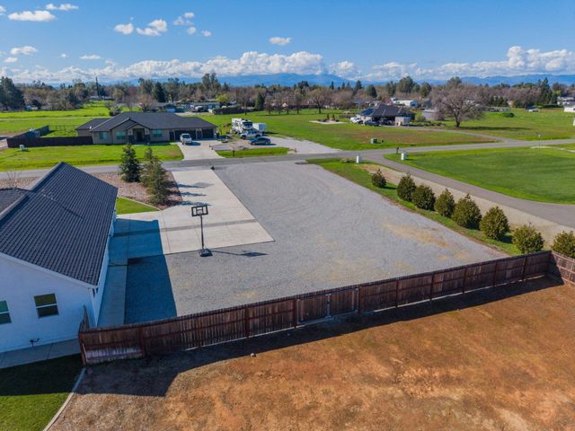 6685 Scenic Oak Court, Anderson, CA 96007
