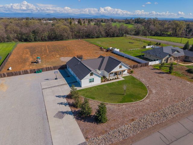 6685 Scenic Oak Court, Anderson, CA 96007