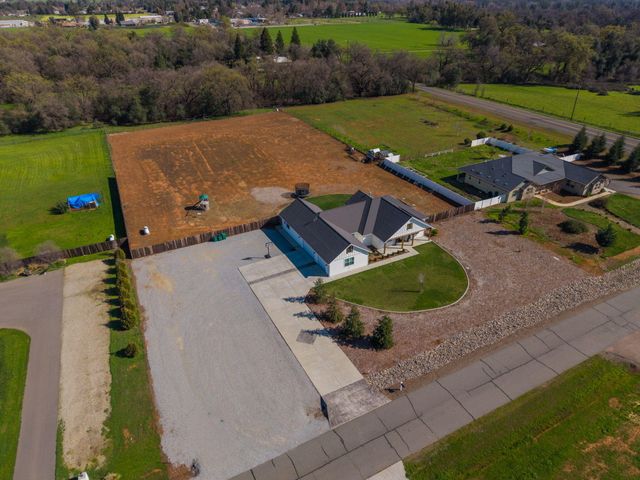 6685 Scenic Oak Court, Anderson, CA 96007