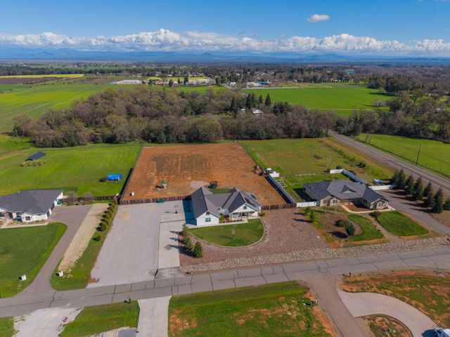 6685 Scenic Oak Court, Anderson, CA 96007