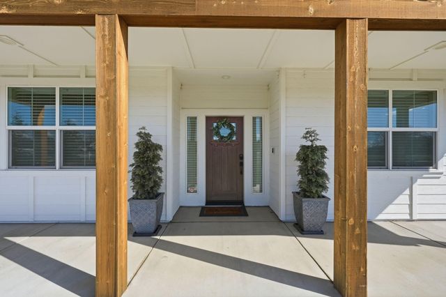 6685 Scenic Oak Court, Anderson, CA 96007