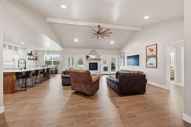 6685 Scenic Oak Court, Anderson, CA 96007