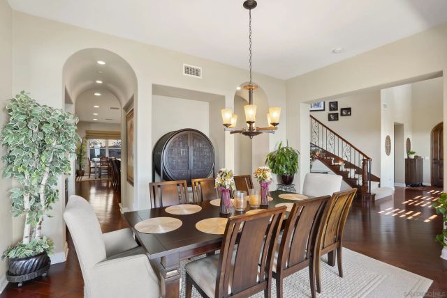 9572 Welk View Dr, Escondido, CA 92026