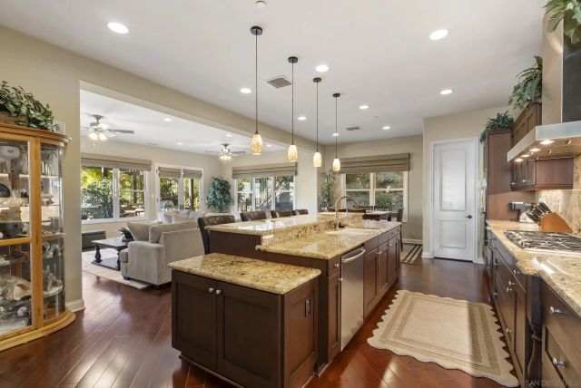 9572 Welk View Dr, Escondido, CA 92026