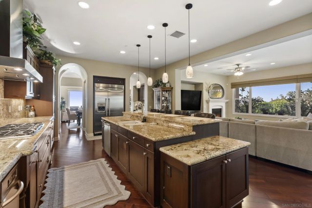 9572 Welk View Dr, Escondido, CA 92026