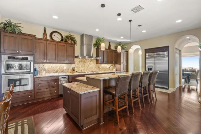 9572 Welk View Dr, Escondido, CA 92026