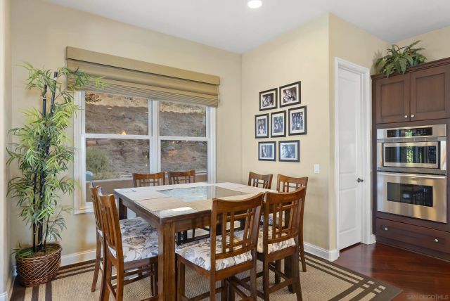 9572 Welk View Dr, Escondido, CA 92026