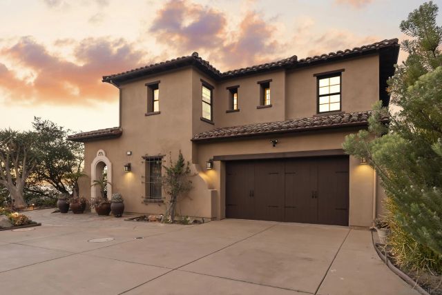 9572 Welk View Dr, Escondido, CA 92026