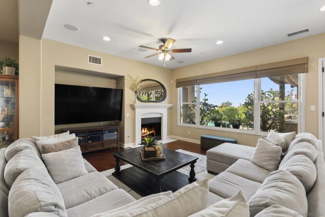 9572 Welk View Dr, Escondido, CA 92026