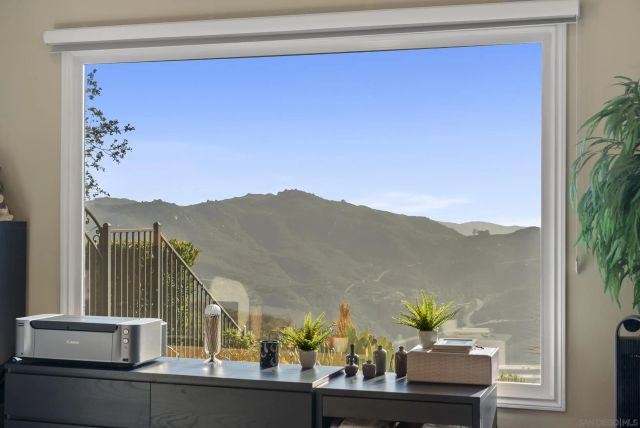 9572 Welk View Dr, Escondido, CA 92026