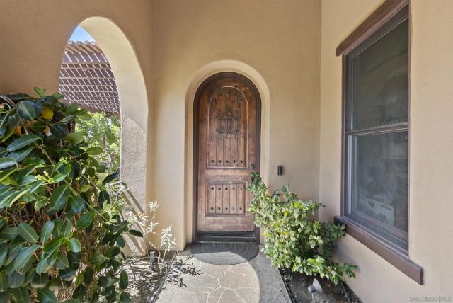 9572 Welk View Dr, Escondido, CA 92026