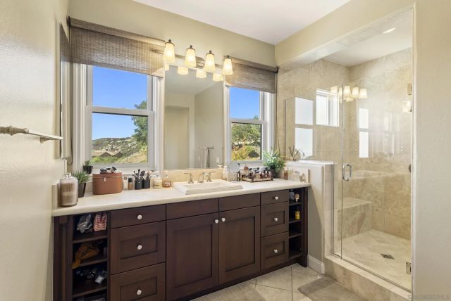 9572 Welk View Dr, Escondido, CA 92026