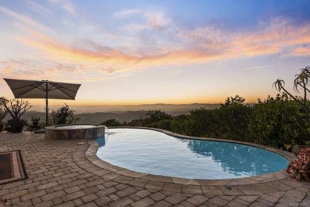 9572 Welk View Dr, Escondido, CA 92026