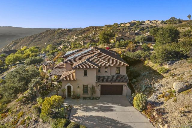 9572 Welk View Dr, Escondido, CA 92026