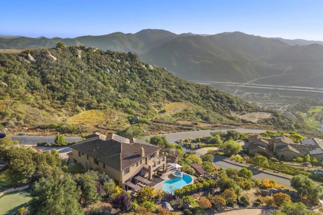 9572 Welk View Dr, Escondido, CA 92026