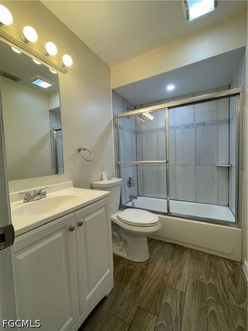 841 Gleason PKWY 2, Cape Coral, FL 33914
