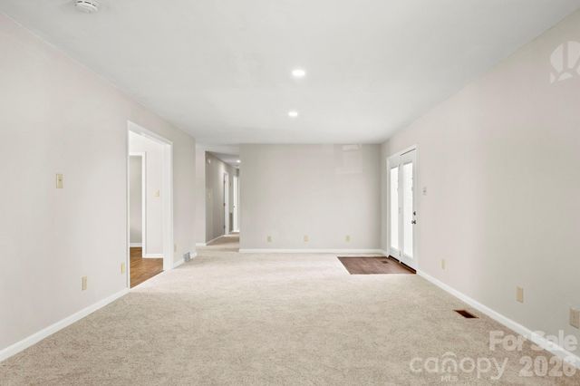 322 Holland Circle, Statesville, NC 28677