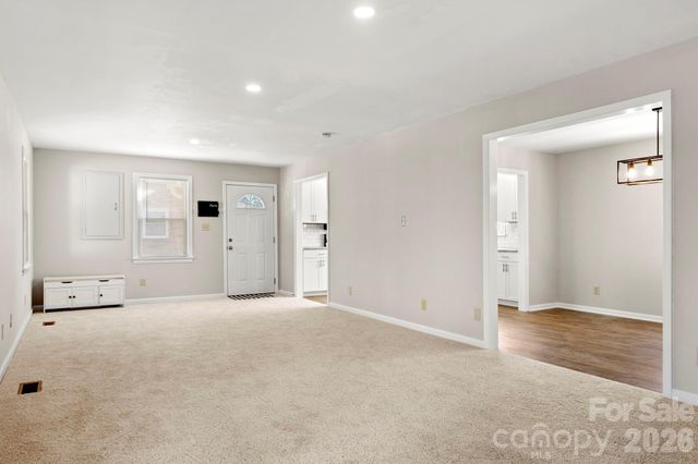 322 Holland Circle, Statesville, NC 28677