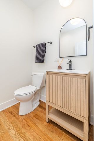 2247 S 6th Avenue, North Riverside, IL 60546