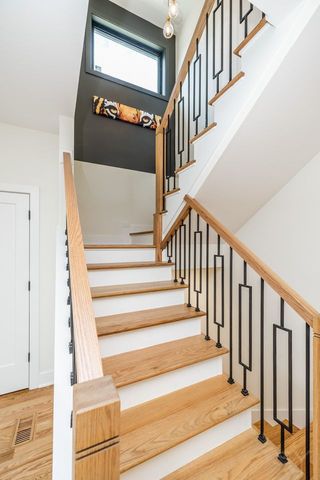 2247 S 6th Avenue, North Riverside, IL 60546