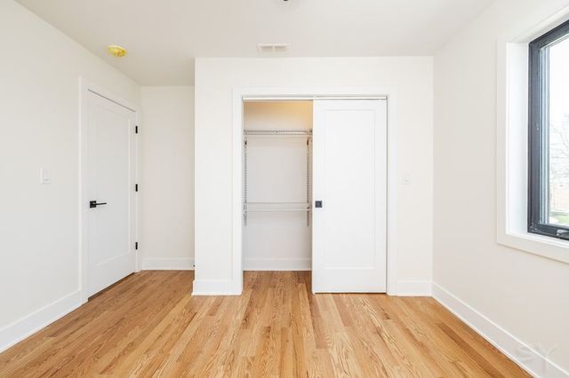 2247 S 6th Avenue, North Riverside, IL 60546