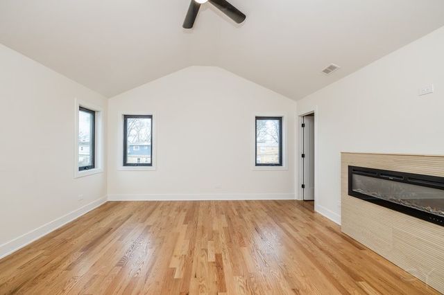 2247 S 6th Avenue, North Riverside, IL 60546