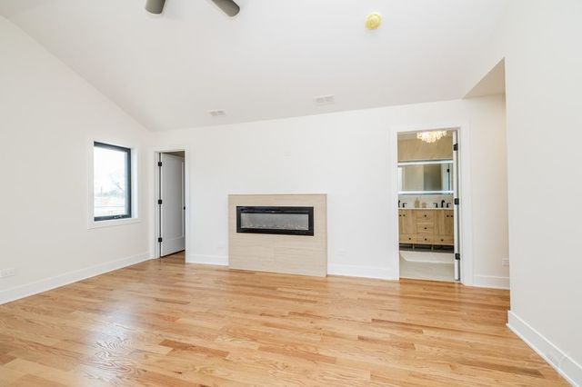 2247 S 6th Avenue, North Riverside, IL 60546