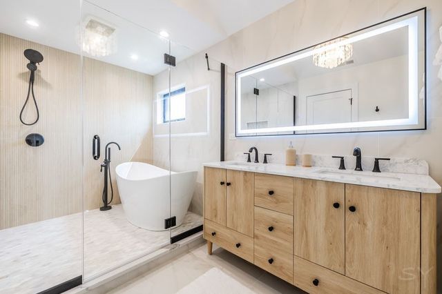 2247 S 6th Avenue, North Riverside, IL 60546