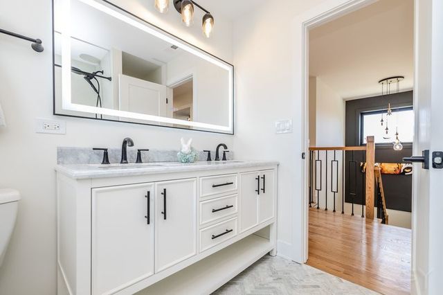 2247 S 6th Avenue, North Riverside, IL 60546