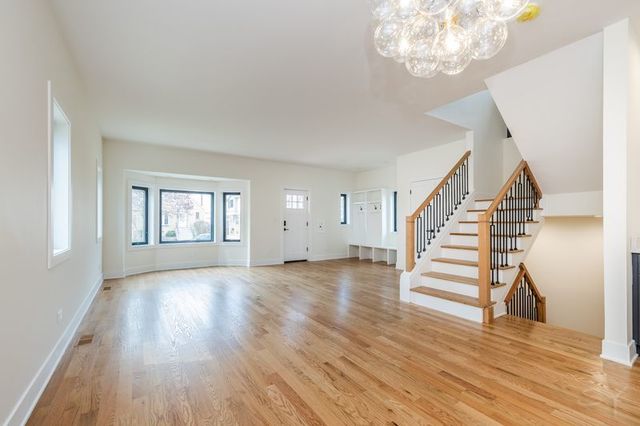 2247 S 6th Avenue, North Riverside, IL 60546