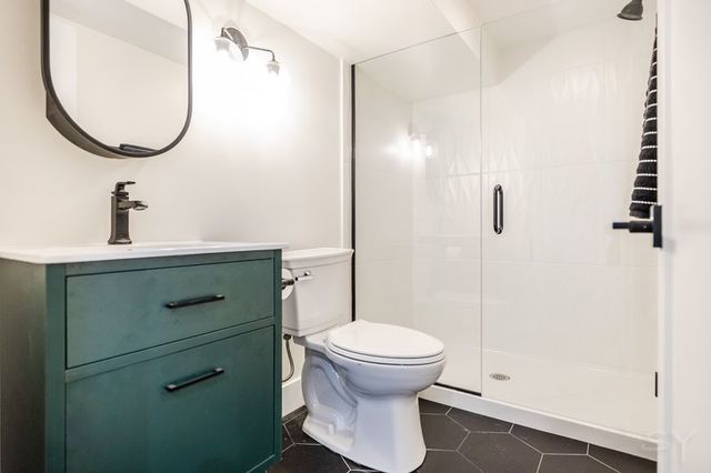 2247 S 6th Avenue, North Riverside, IL 60546