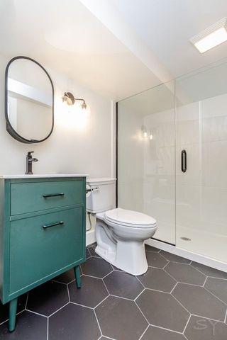 2247 S 6th Avenue, North Riverside, IL 60546