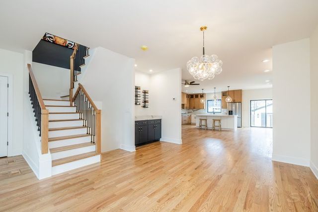 2247 S 6th Avenue, North Riverside, IL 60546