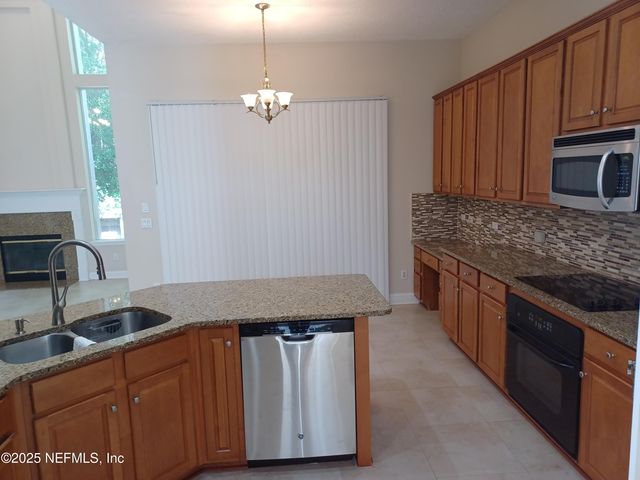 4463 ECTON Lane E, Jacksonville, FL 32246