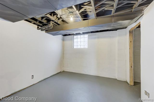 168 W Bennett Avenue, Ferndale, MI 48220