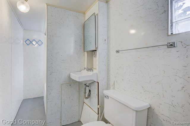 168 W Bennett Avenue, Ferndale, MI 48220