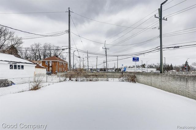 168 W Bennett Avenue, Ferndale, MI 48220