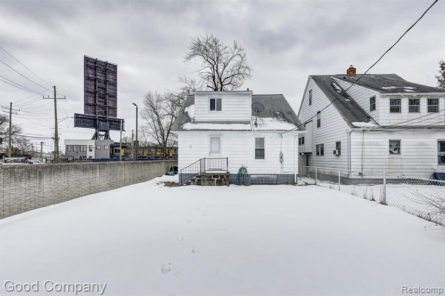 168 W Bennett Avenue, Ferndale, MI 48220