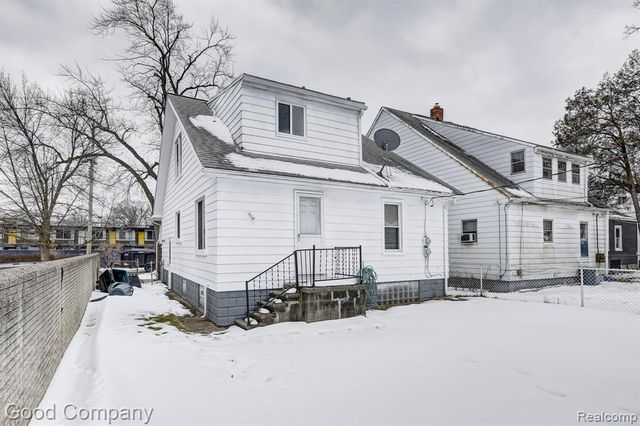 168 W Bennett Avenue, Ferndale, MI 48220