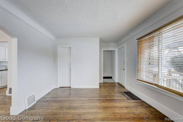 168 W Bennett Avenue, Ferndale, MI 48220