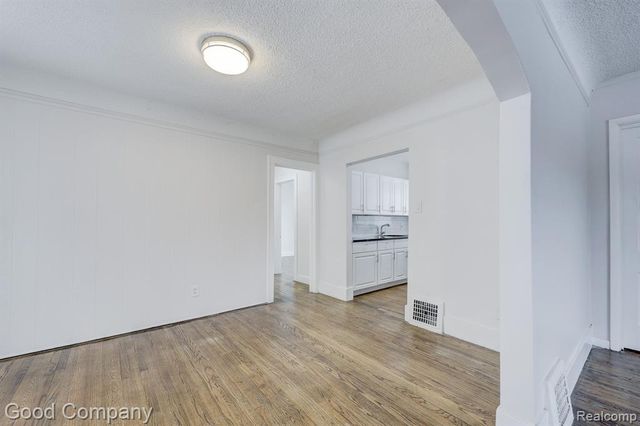 168 W Bennett Avenue, Ferndale, MI 48220