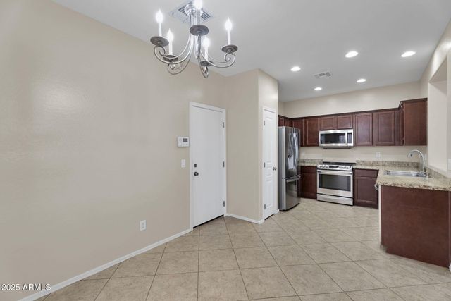 6813 S 7TH Lane, Phoenix, AZ 85041