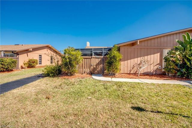 6406 Royal Woods DR, Fort Myers, FL 33908