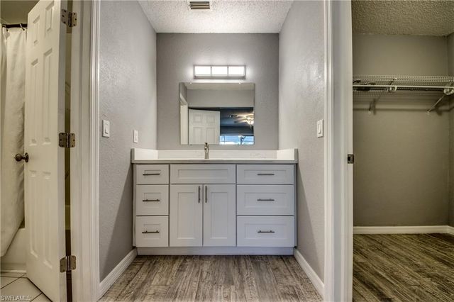 6406 Royal Woods DR, Fort Myers, FL 33908