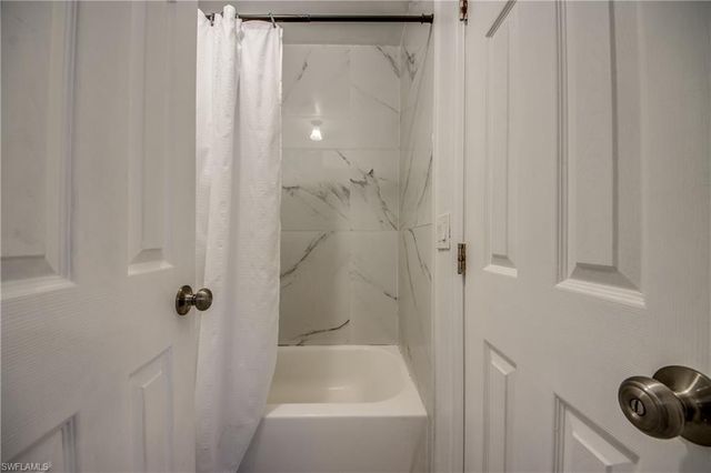 6406 Royal Woods DR, Fort Myers, FL 33908